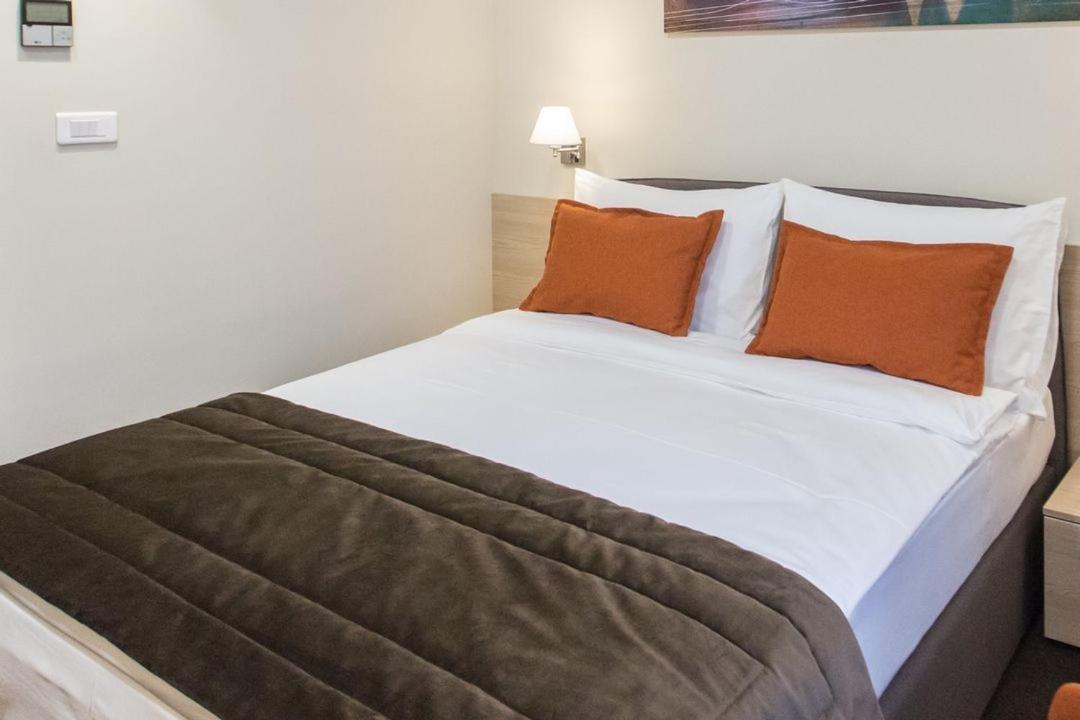 Hotel Grand Hedonist Pančevo Extérieur photo