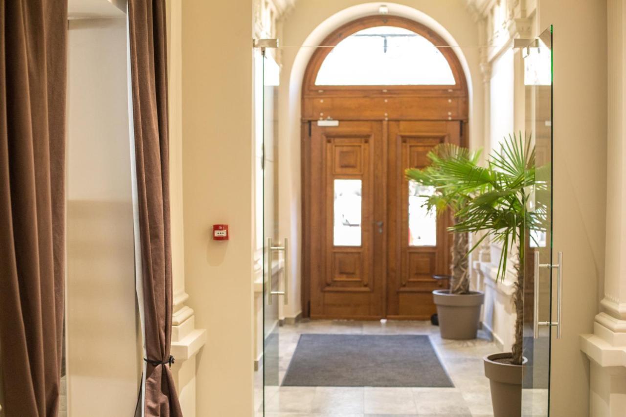 Hotel Grand Hedonist Pančevo Extérieur photo