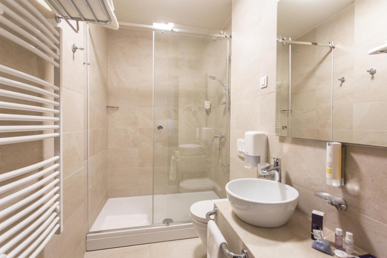 Hotel Grand Hedonist Pančevo Extérieur photo