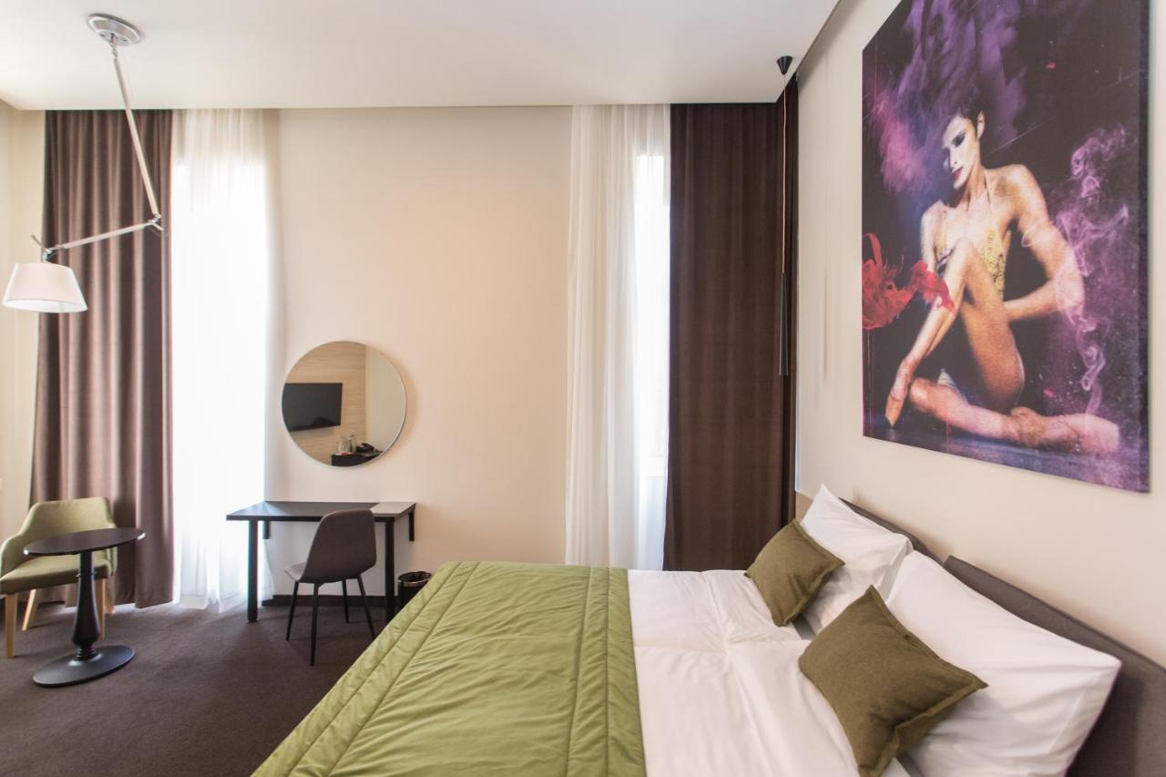 Hotel Grand Hedonist Pančevo Extérieur photo