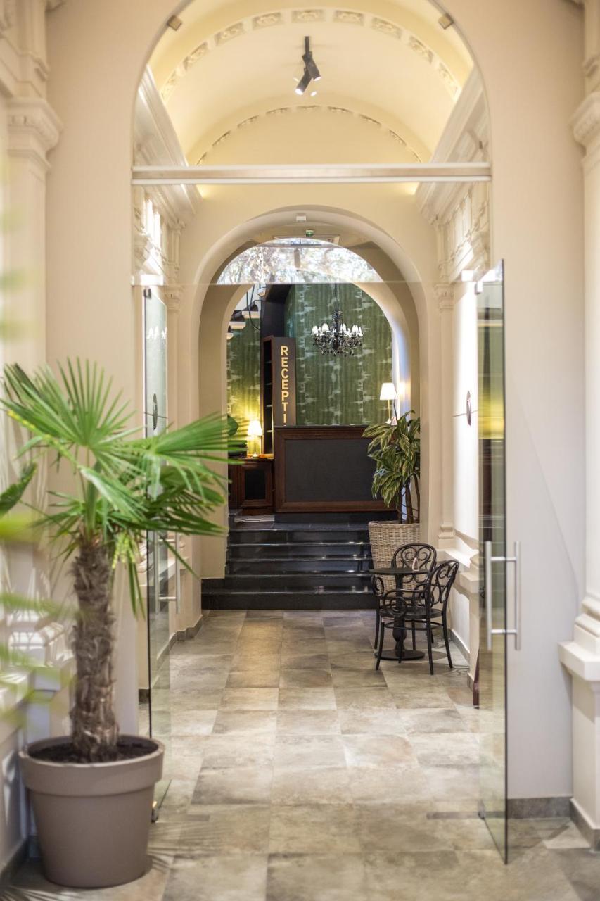 Hotel Grand Hedonist Pančevo Extérieur photo