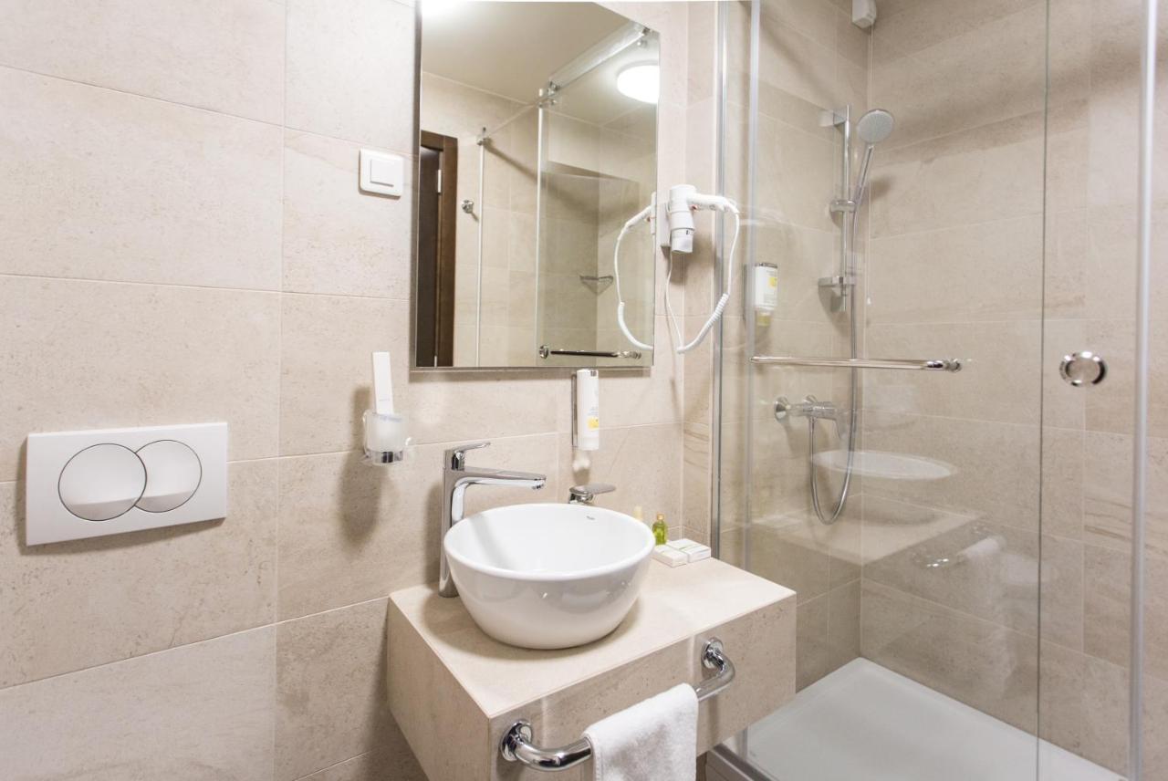 Hotel Grand Hedonist Pančevo Extérieur photo