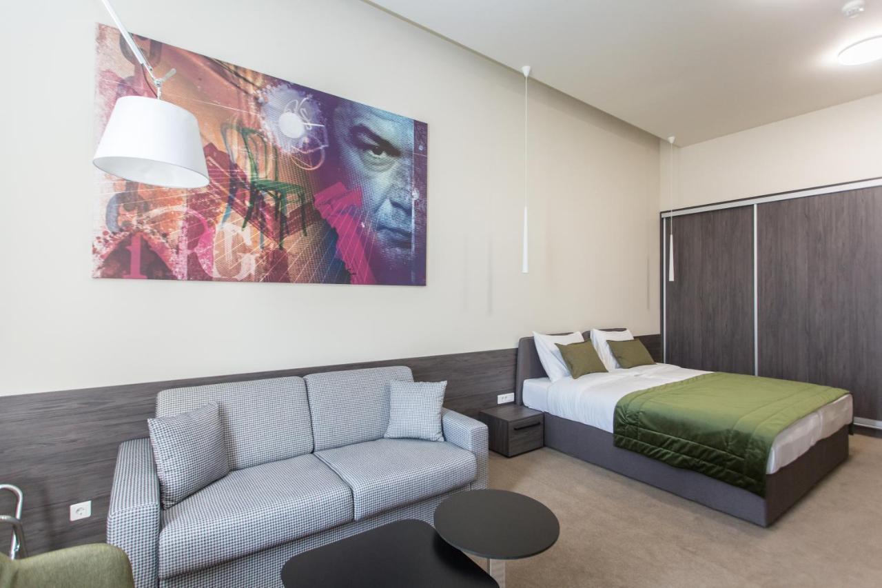 Hotel Grand Hedonist Pančevo Extérieur photo